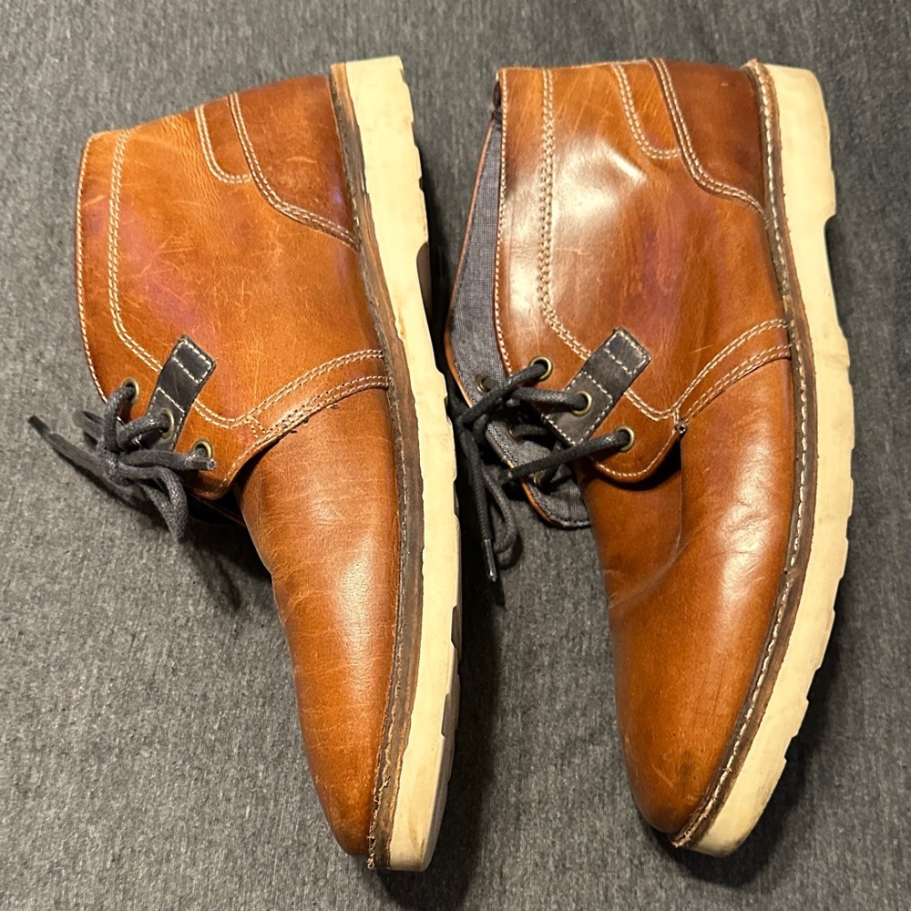 Men’s Red Tape Classic Leather Gage Wedge Chukka Boots, Tan & Blue Accent, Sz 11